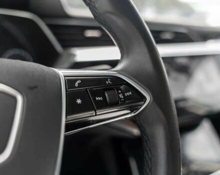 Ауди E-Tron, объемом двигателя 0 л и пробегом 85 тыс. км за 37990 $, фото 8 на Automoto.ua