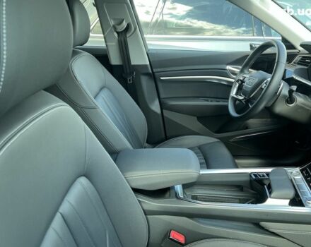 Ауди E-Tron, объемом двигателя 0 л и пробегом 1 тыс. км за 97269 $, фото 27 на Automoto.ua