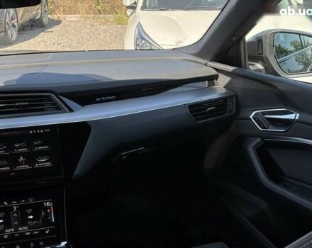 Ауди E-Tron, объемом двигателя 0 л и пробегом 70 тыс. км за 39650 $, фото 22 на Automoto.ua