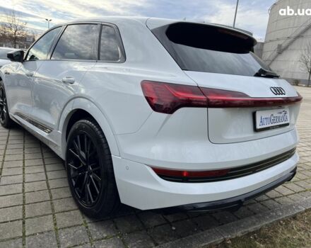 Ауди E-Tron, объемом двигателя 0 л и пробегом 5 тыс. км за 79119 $, фото 28 на Automoto.ua