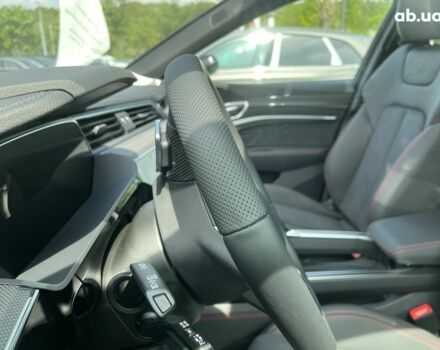 Ауді E-Tron, об'ємом двигуна 0 л та пробігом 1 тис. км за 104768 $, фото 29 на Automoto.ua
