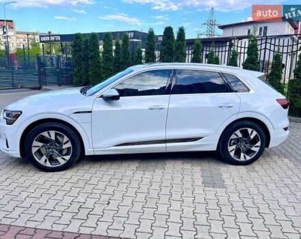 Ауди E-Tron, объемом двигателя 0 л и пробегом 8 тыс. км за 55000 $, фото 9 на Automoto.ua