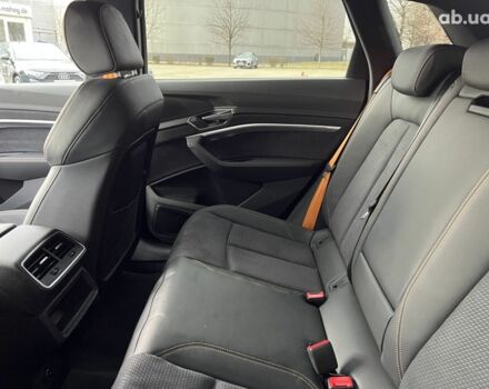 Ауди E-Tron, объемом двигателя 0 л и пробегом 5 тыс. км за 79119 $, фото 27 на Automoto.ua