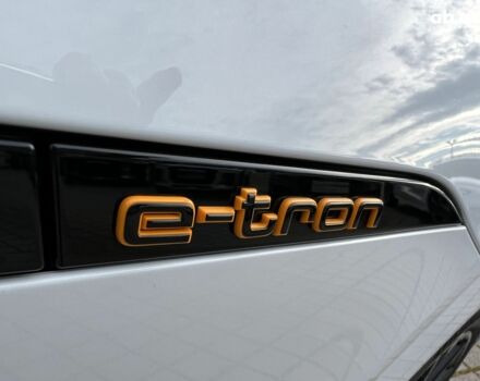 Ауди E-Tron, объемом двигателя 0 л и пробегом 5 тыс. км за 79119 $, фото 5 на Automoto.ua