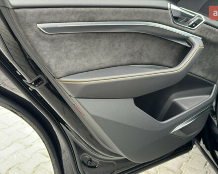 купить новое авто Ауди E-Tron 2023 года от официального дилера Володимир Олександрович Ауди фото