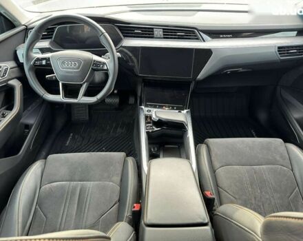 Ауди E-Tron, объемом двигателя 0 л и пробегом 1 тыс. км за 45000 $, фото 9 на Automoto.ua
