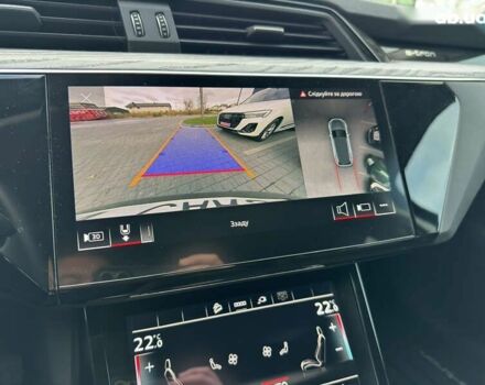 Ауди E-Tron, объемом двигателя 0 л и пробегом 1 тыс. км за 45000 $, фото 12 на Automoto.ua