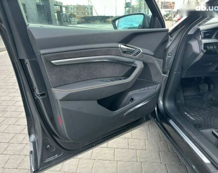Ауди E-Tron, объемом двигателя 0 л и пробегом 1 тыс. км за 45000 $, фото 8 на Automoto.ua