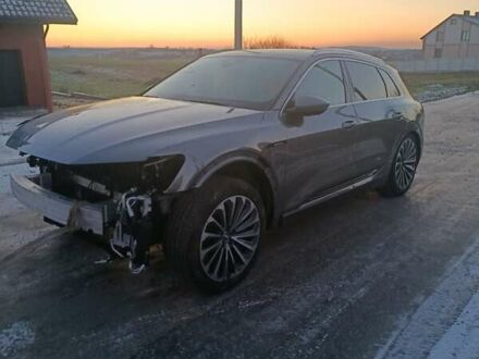 Ауди E-Tron, объемом двигателя 0 л и пробегом 21 тыс. км за 18500 $, фото 1 на Automoto.ua