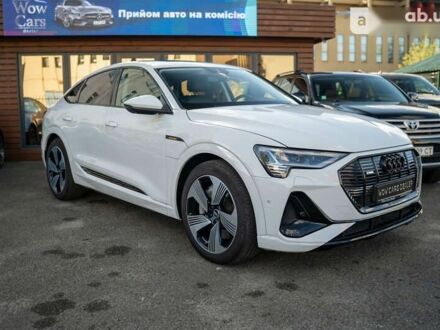 Ауді E-Tron, об'ємом двигуна 0 л та пробігом 8 тис. км за 49000 $, фото 1 на Automoto.ua