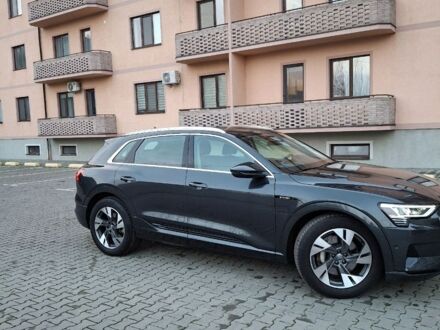 Ауди E-Tron, объемом двигателя 0 л и пробегом 68 тыс. км за 23490 $, фото 1 на Automoto.ua