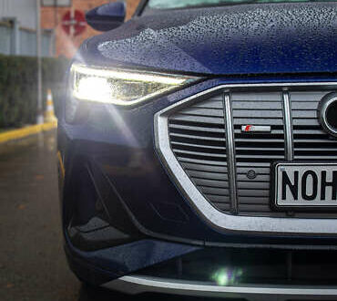 Ауди E-Tron, объемом двигателя 0 л и пробегом 81 тыс. км за 34500 $, фото 1 на Automoto.ua