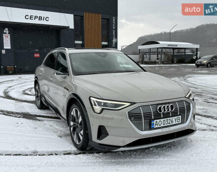 Желтый Ауди E-Tron, объемом двигателя 0 л и пробегом 65 тыс. км за 35200 $, фото 1 на Automoto.ua