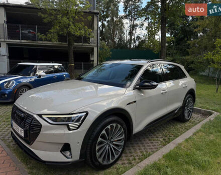 Серый Ауди E-Tron, объемом двигателя 0 л и пробегом 90 тыс. км за 42500 $, фото 5 на Automoto.ua