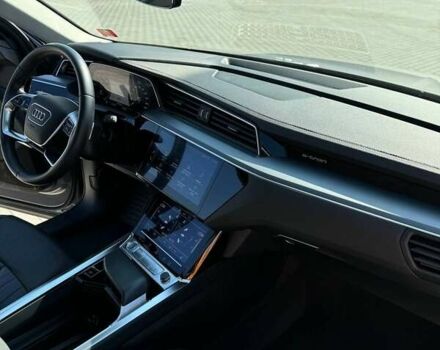 Серый Ауди E-Tron, объемом двигателя 0 л и пробегом 141 тыс. км за 27900 $, фото 66 на Automoto.ua