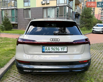 Серый Ауди E-Tron, объемом двигателя 0 л и пробегом 90 тыс. км за 42500 $, фото 4 на Automoto.ua