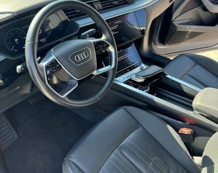 Серый Ауди E-Tron, объемом двигателя 0 л и пробегом 141 тыс. км за 27900 $, фото 72 на Automoto.ua