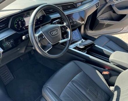 Серый Ауди E-Tron, объемом двигателя 0 л и пробегом 141 тыс. км за 27900 $, фото 76 на Automoto.ua