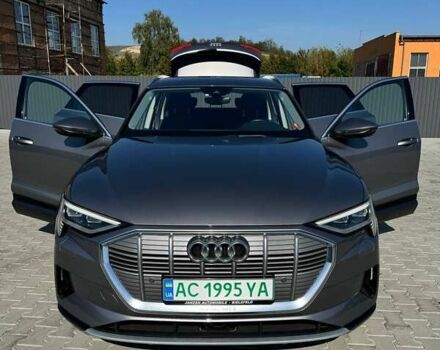 Серый Ауди E-Tron, объемом двигателя 0 л и пробегом 141 тыс. км за 27900 $, фото 1 на Automoto.ua
