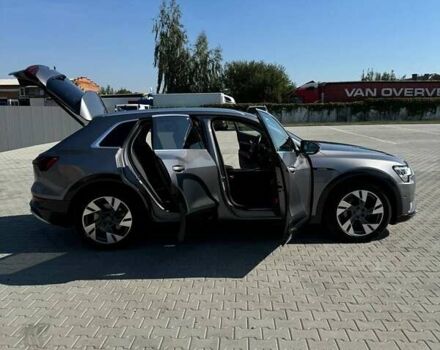 Серый Ауди E-Tron, объемом двигателя 0 л и пробегом 141 тыс. км за 27900 $, фото 3 на Automoto.ua