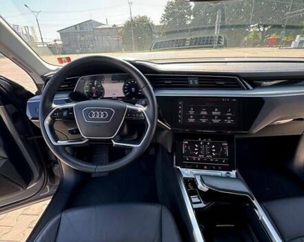 Серый Ауди E-Tron, объемом двигателя 0 л и пробегом 141 тыс. км за 27900 $, фото 37 на Automoto.ua