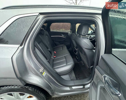 Сірий Ауді E-Tron, об'ємом двигуна 0 л та пробігом 86 тис. км за 31500 $, фото 16 на Automoto.ua