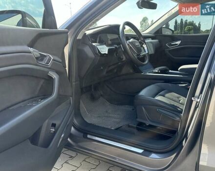 Сірий Ауді E-Tron, об'ємом двигуна 0 л та пробігом 107 тис. км за 24300 $, фото 13 на Automoto.ua