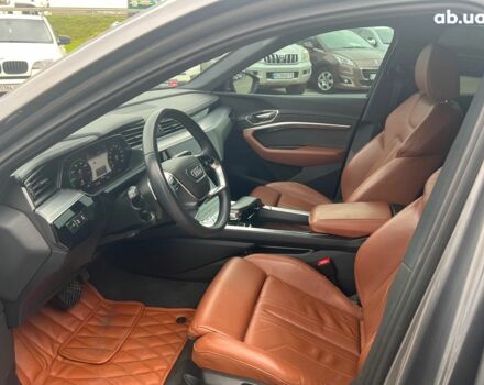 Серый Ауди E-Tron, объемом двигателя 0 л и пробегом 118 тыс. км за 31950 $, фото 28 на Automoto.ua