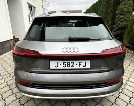 Серый Ауди E-Tron, объемом двигателя 0 л и пробегом 122 тыс. км за 27500 $, фото 2 на Automoto.ua