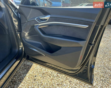 Сірий Ауді E-Tron, об'ємом двигуна 0 л та пробігом 148 тис. км за 29900 $, фото 16 на Automoto.ua