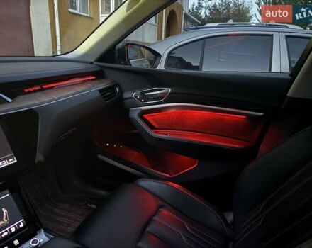 Серый Ауди E-Tron, объемом двигателя 0 л и пробегом 68 тыс. км за 31500 $, фото 33 на Automoto.ua