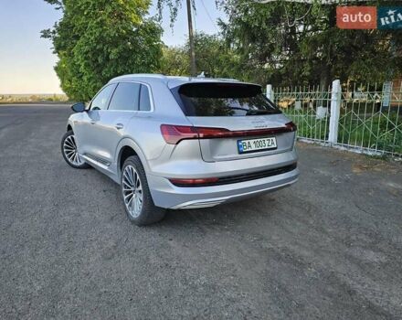 Серый Ауди E-Tron, объемом двигателя 0 л и пробегом 121 тыс. км за 27700 $, фото 5 на Automoto.ua