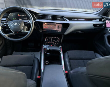 Серый Ауди E-Tron, объемом двигателя 0 л и пробегом 155 тыс. км за 27750 $, фото 37 на Automoto.ua