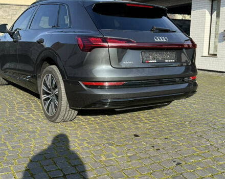 Серый Ауди E-Tron, объемом двигателя 0 л и пробегом 104 тыс. км за 31499 $, фото 13 на Automoto.ua