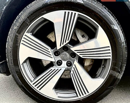 Серый Ауди E-Tron, объемом двигателя 0 л и пробегом 126 тыс. км за 29200 $, фото 38 на Automoto.ua