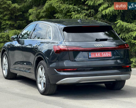 Серый Ауди E-Tron, объемом двигателя 0 л и пробегом 97 тыс. км за 30700 $, фото 15 на Automoto.ua