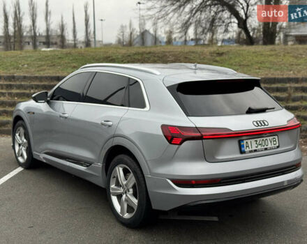 Сірий Ауді E-Tron, об'ємом двигуна 0 л та пробігом 69 тис. км за 32500 $, фото 8 на Automoto.ua