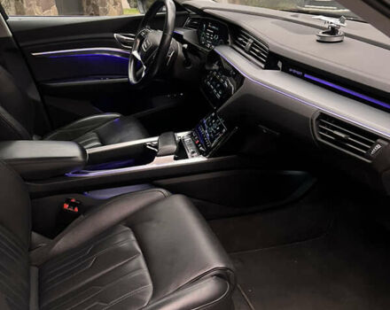 Серый Ауди E-Tron, объемом двигателя 0 л и пробегом 86 тыс. км за 31000 $, фото 8 на Automoto.ua