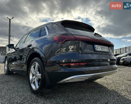 Серый Ауди E-Tron, объемом двигателя 0 л и пробегом 162 тыс. км за 20850 $, фото 46 на Automoto.ua