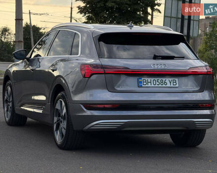 Сірий Ауді E-Tron, об'ємом двигуна 0 л та пробігом 61 тис. км за 24500 $, фото 18 на Automoto.ua