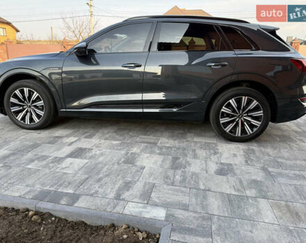 Серый Ауди E-Tron, объемом двигателя 0 л и пробегом 103 тыс. км за 31500 $, фото 2 на Automoto.ua