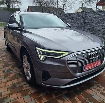 Серый Ауди E-Tron, объемом двигателя 0 л и пробегом 146 тыс. км за 21000 $, фото 4 на Automoto.ua