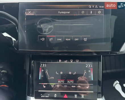 Сірий Ауді E-Tron, об'ємом двигуна 0 л та пробігом 86 тис. км за 31500 $, фото 15 на Automoto.ua