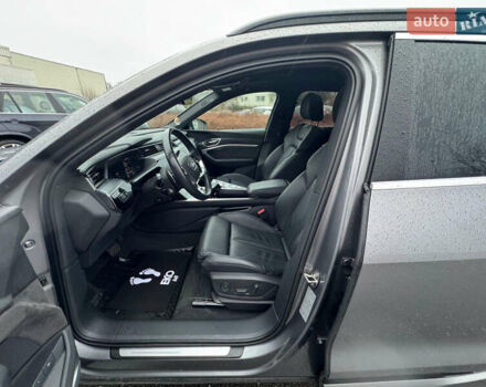 Сірий Ауді E-Tron, об'ємом двигуна 0 л та пробігом 86 тис. км за 31500 $, фото 4 на Automoto.ua