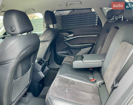 Серый Ауди E-Tron, объемом двигателя 0 л и пробегом 160 тыс. км за 23300 $, фото 12 на Automoto.ua