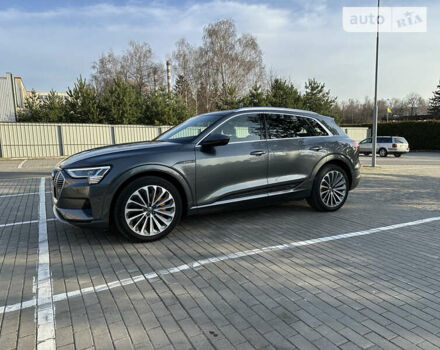 Сірий Ауді E-Tron, об'ємом двигуна 0 л та пробігом 199 тис. км за 32500 $, фото 7 на Automoto.ua