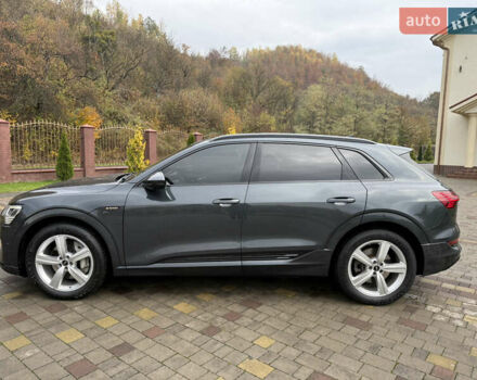 Серый Ауди E-Tron, объемом двигателя 0 л и пробегом 180 тыс. км за 26900 $, фото 6 на Automoto.ua