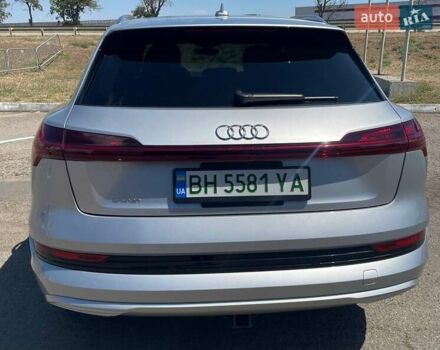 Серый Ауди E-Tron, объемом двигателя 0 л и пробегом 97 тыс. км за 34500 $, фото 1 на Automoto.ua