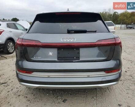 Серый Ауди E-Tron, объемом двигателя 0 л и пробегом 43 тыс. км за 9000 $, фото 5 на Automoto.ua