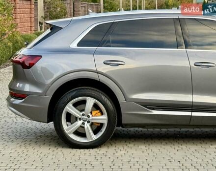 Ауді E-Tron 2019 у Рівному на Automoto.ua Сірий Ауді E-Tron, об'ємом двигуна 0 л та пробігом 139 тис. км за 26900 $, фото 76 на Automoto.ua